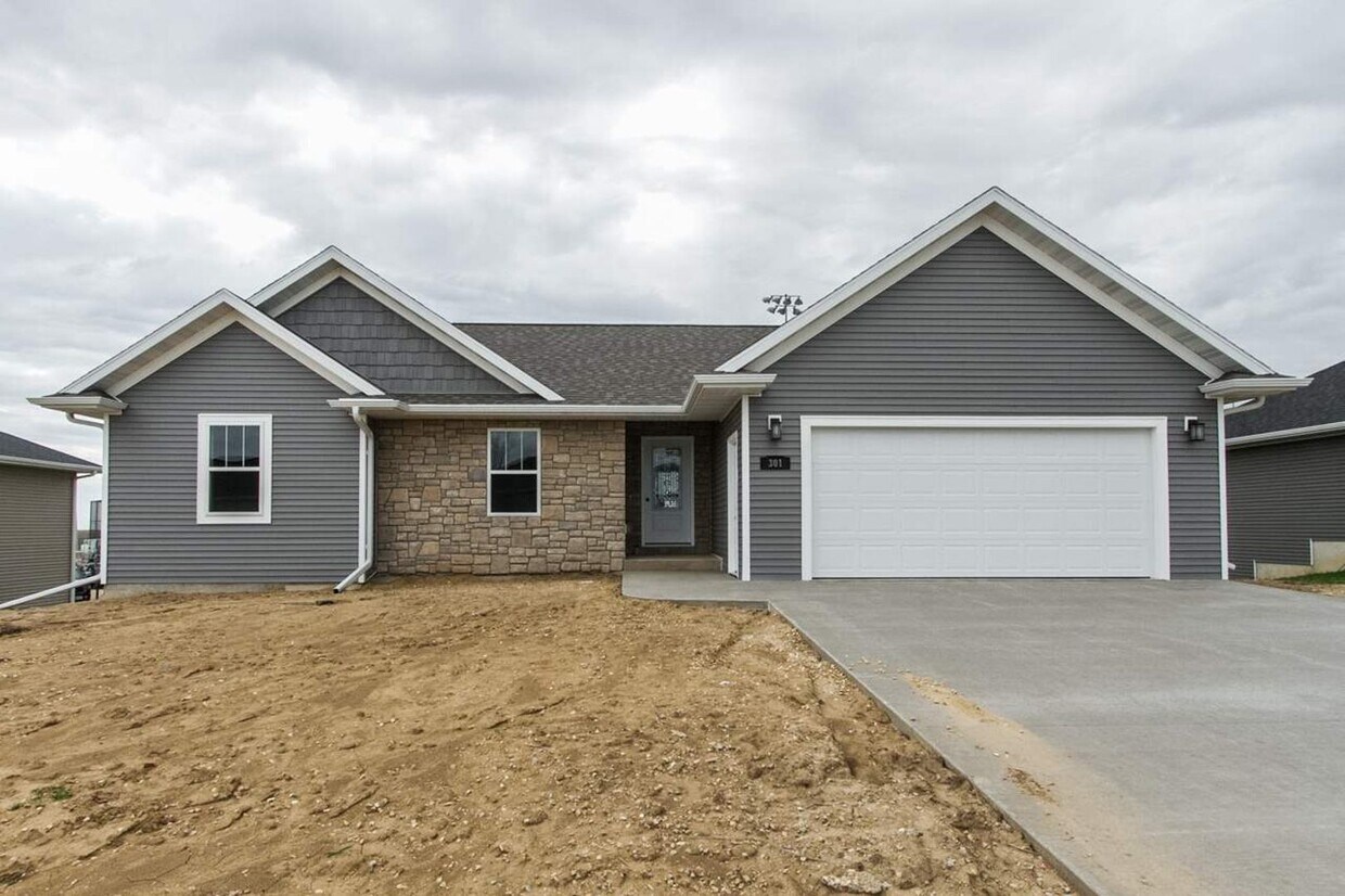 Primary Photo - 301 Bryn Dr