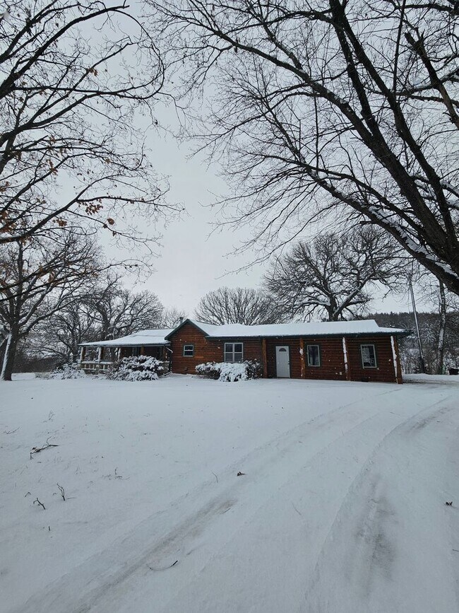 Foto del edificio - Country Living at it Finest