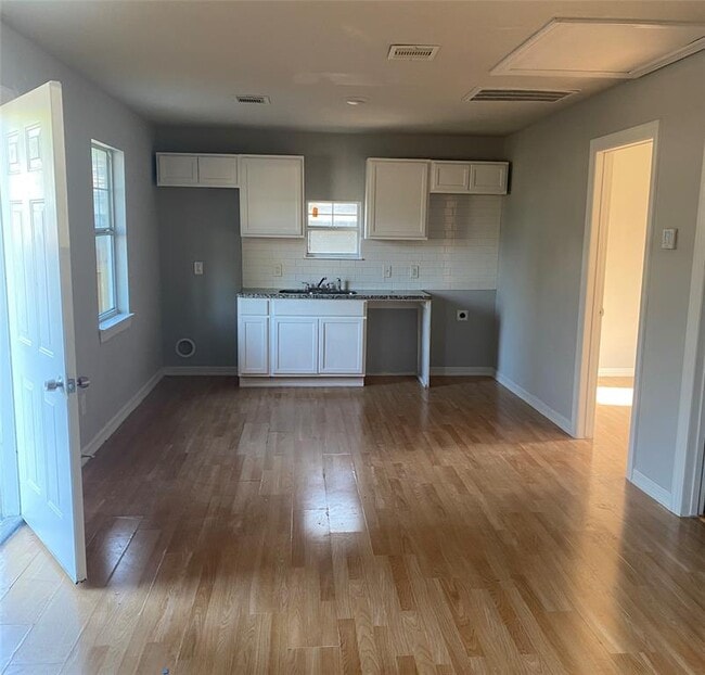 Foto del edificio - 8507 Lockwood Dr