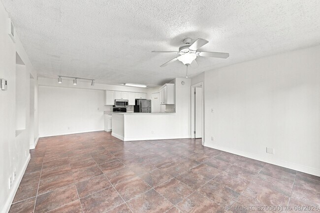 Foto del edificio - 9999 Summerbreeze Dr