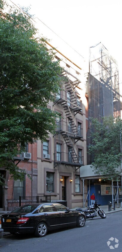 Foto principal - 224 E 81st St