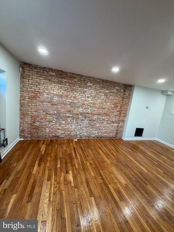 Foto del edificio - 1226 W Pratt St