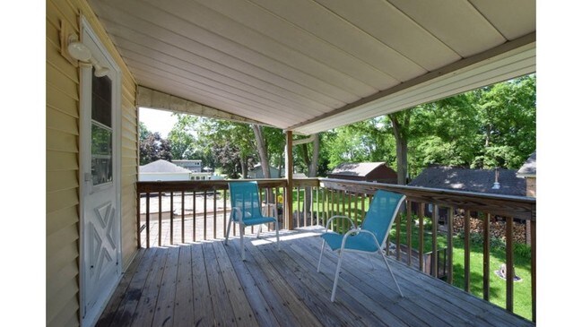 balcón privado - 100 S Rochester St