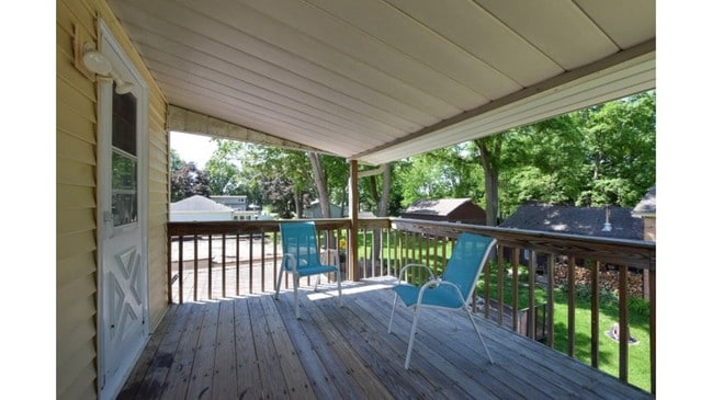 private balcony - 100 S Rochester St