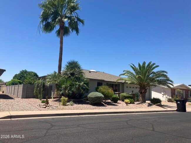Foto del edificio - 4143 E Crescent Ave