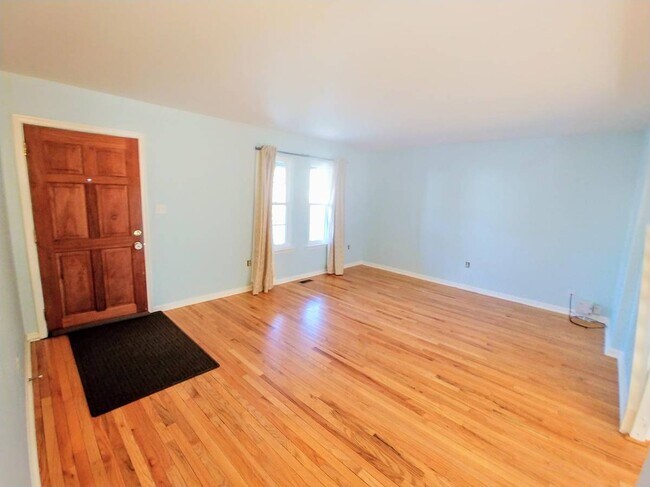 Den - 2848 Maple Ln