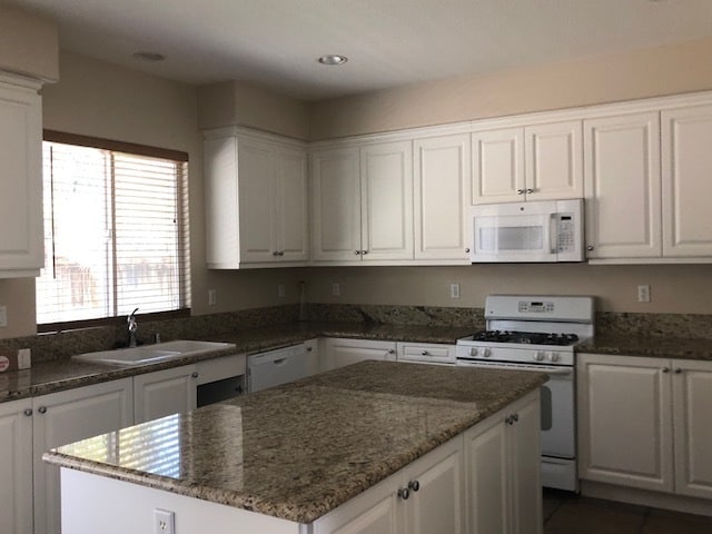 Foto del edificio - 42758 Camelot Rd