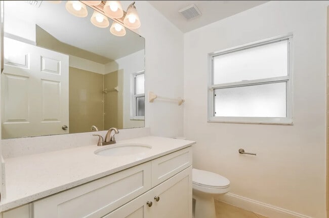 Foto del edificio - 11855 Hatcher Cir
