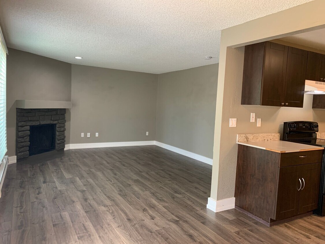 Primary Photo - 2 Bedroom/1bath in Tacoma - 4Plex APPLICAT...