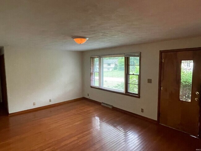 Foto del edificio - 2513 E 8th St