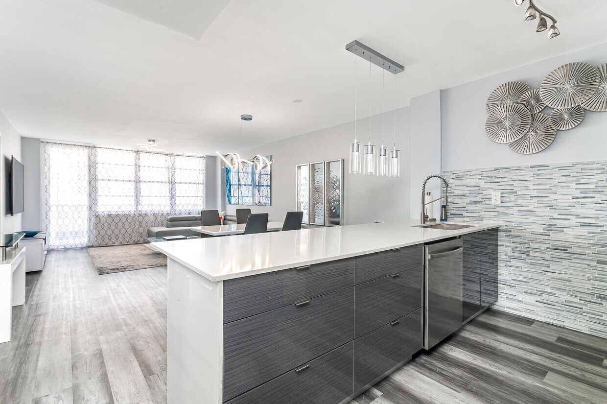 Foto principal - 3725 S Ocean Dr