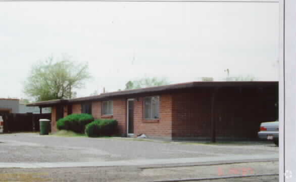Building Photo - 2919-2925 N Sparkman Blvd