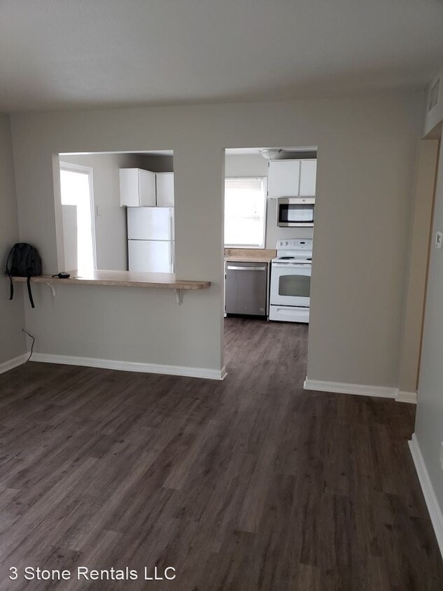 Building Photo - 2 br, 1 bath House - 607 Garland Drive