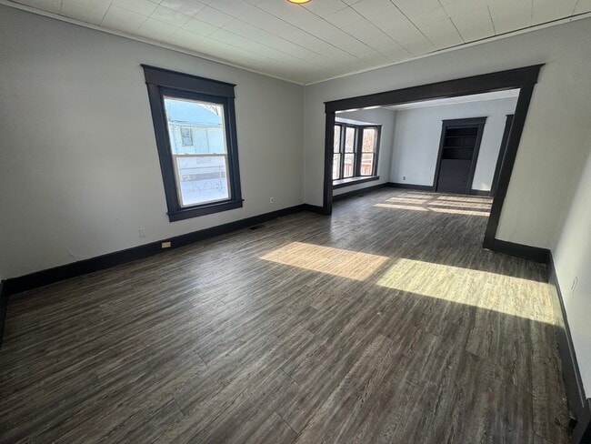 Building Photo - 610 Plum St