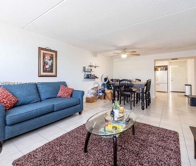 Foto del edificio - 6135 NW 186th St