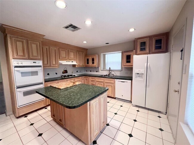 Building Photo - 6123 Abilene Trl