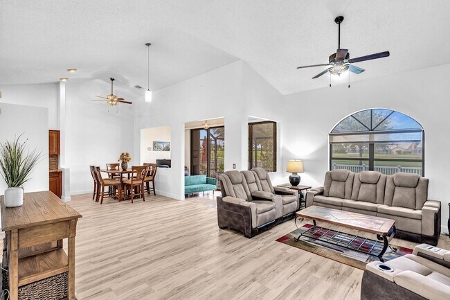 Building Photo - 8099 Cassia Dr
