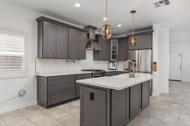 Foto del edificio - 39764 Chambray Dr