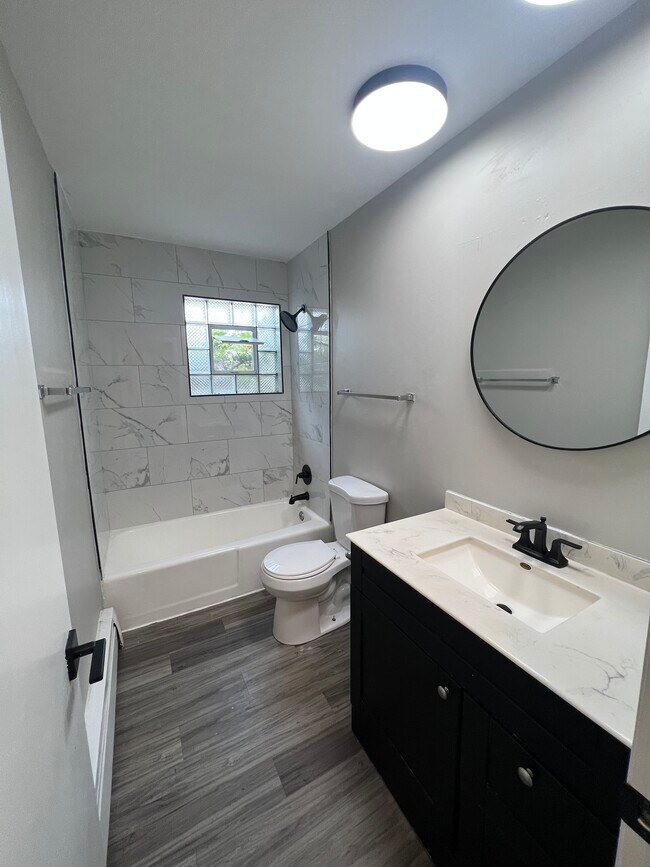 2848 101st Pl Unit 4, Highland, IN 46322 Apartments in Highland, IN