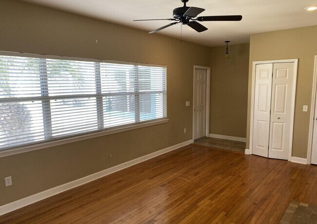 Foto del edificio - 1501 Shannon Ave