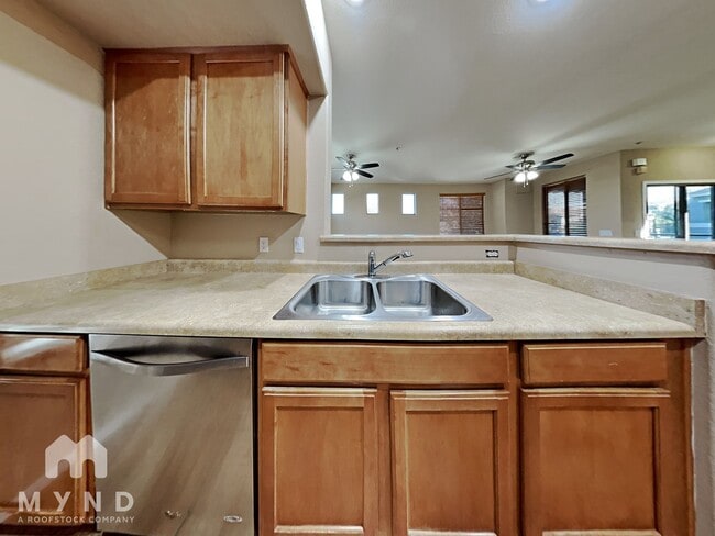Foto del edificio - 2401 E Rio Salado Pkwy
