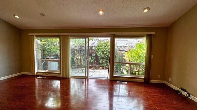 Foto del edificio - 1381 Pinehurst Square
