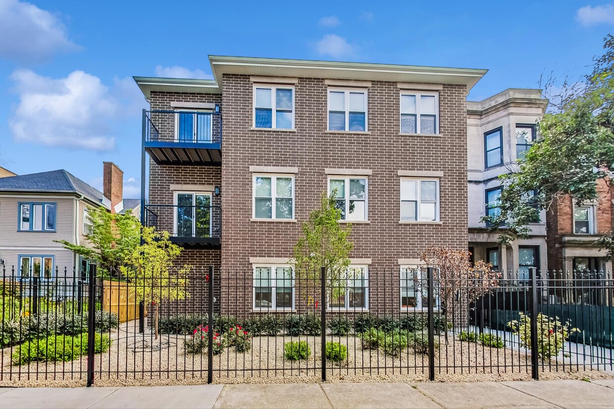 Primary Photo - 5126 S Kenwood Ave