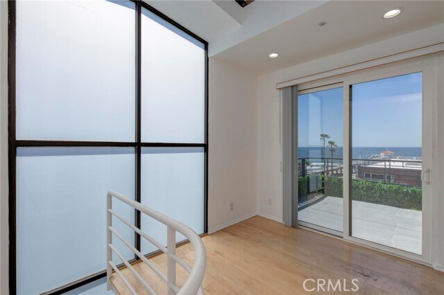 Building Photo - 1140 Ocean Dr