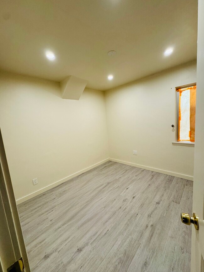 Dormitorio 1 - 16203 Orange Ave