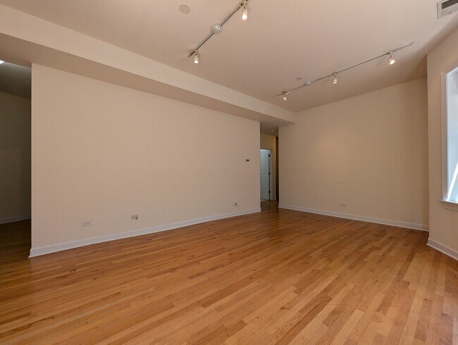 Foto del edificio - 4715 N Sheridan Rd