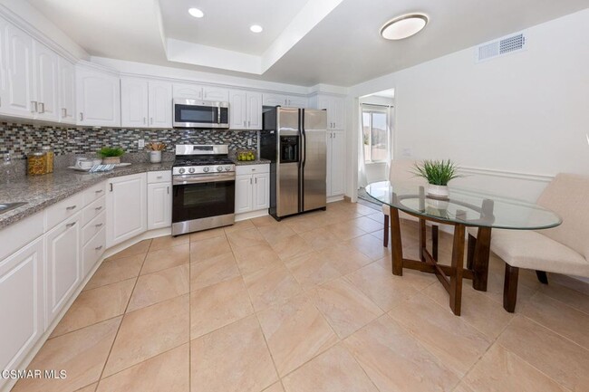 Building Photo - Highly desirable Fountainwood Neighborhood