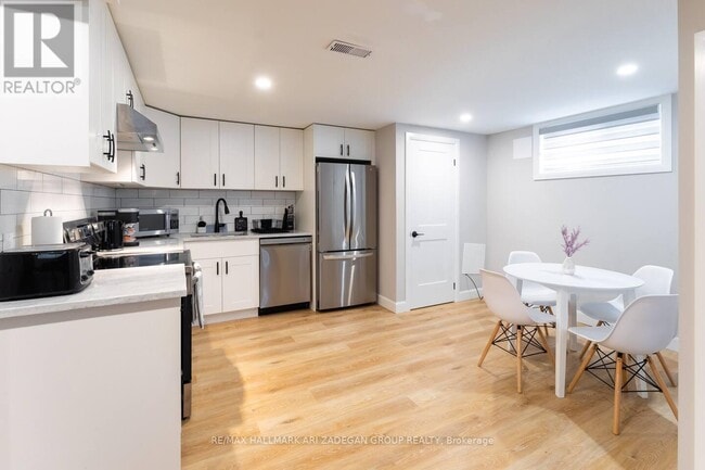 Building Photo - 36 Cloke Ct