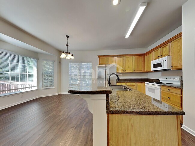 Foto del edificio - 7495 Sedgebrook Dr E