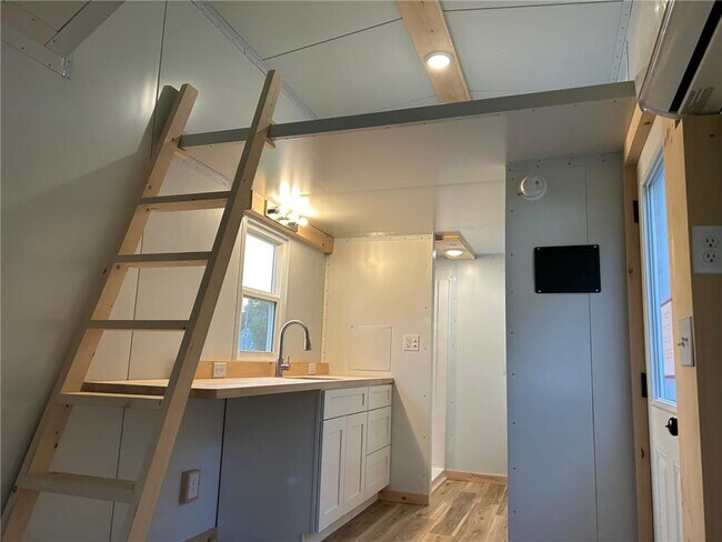Foto del edificio - 301 S Prairie St
