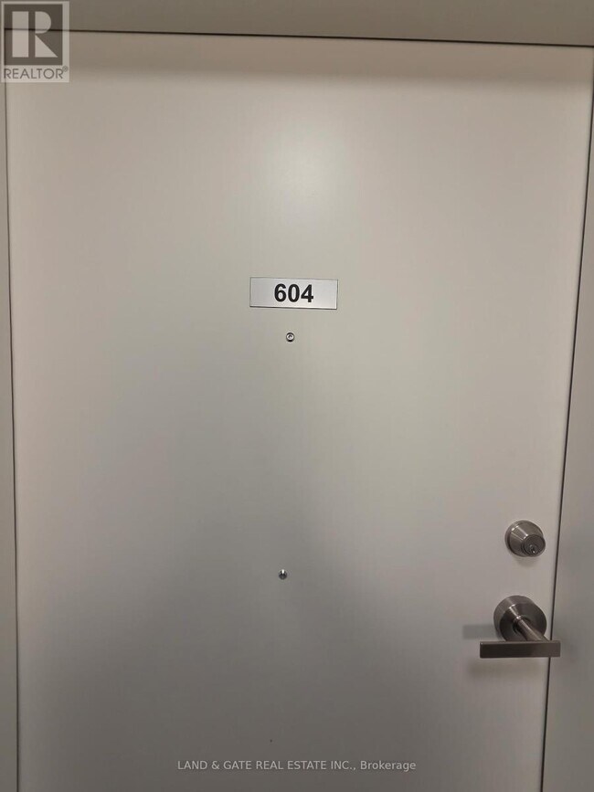 Photo du bâtiment - 976 Simcoe St N