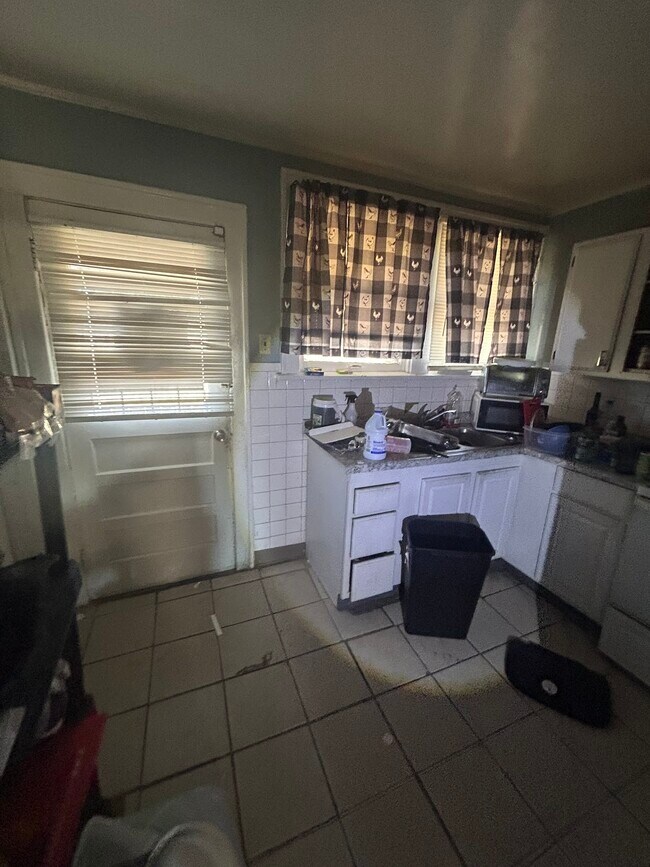 Foto del edificio - 4025 Beachwood Ave