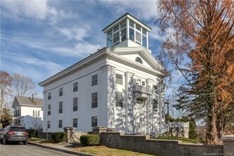 Building Photo - 33 Prospect St