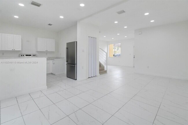 Foto del edificio - 1543 SE 24th Ct