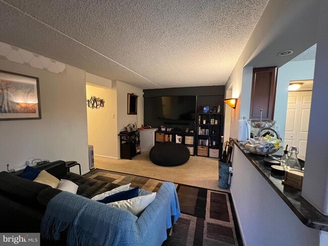 Foto del edificio - 3304 Valley Dr