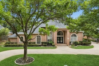 Building Photo - 3301 Queensbury Way W