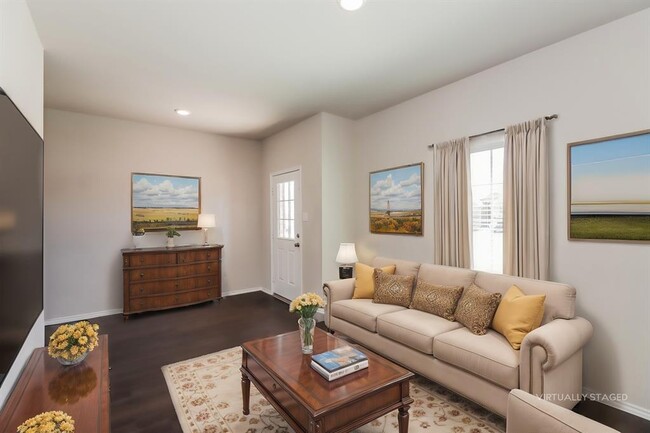 Foto del edificio - 331 Jewett Meadow Dr