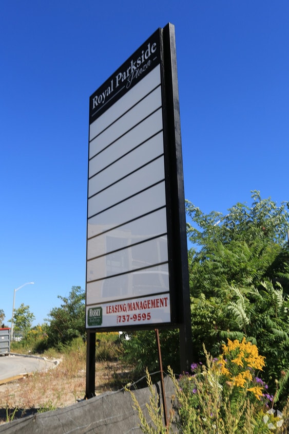 Property Photo - Royal Parkside Plaza