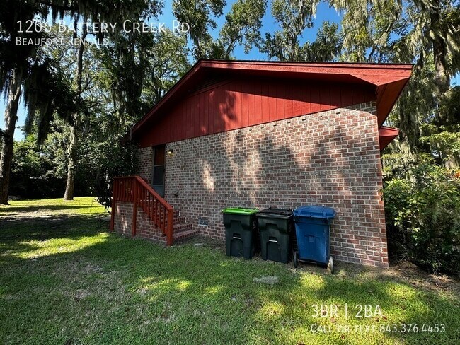 Foto del edificio - 1206 Battery Creek Rd