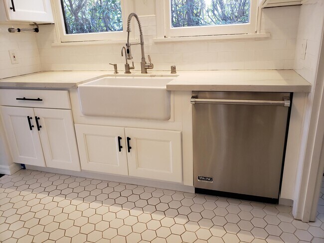 Farmhouse Style Sink, Goose Neck Faucet and Viking Dishwasher with Double Windows - 824 N Stanley Ave