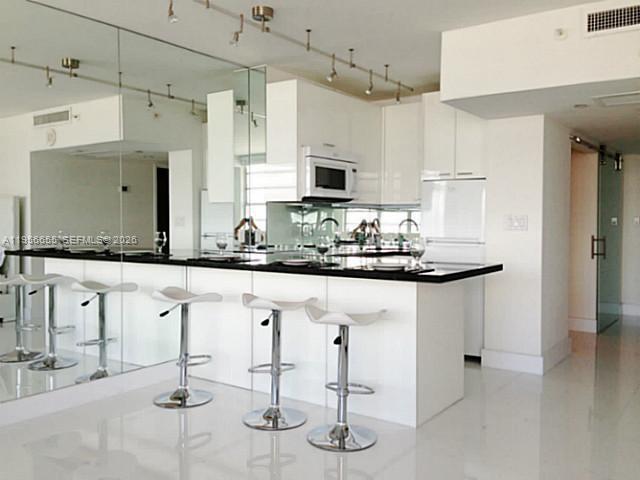 Foto del edificio - 100 Lincoln Rd