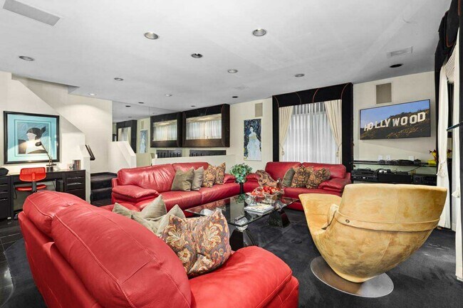 Foto del edificio - 540 N W Knoll Dr