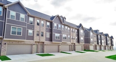 Building Photo - 232 S Slopeside Dr