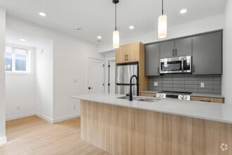 Building Photo - 15226-15298 98 Ave NW