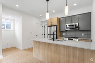 Building Photo - 15226-15298 98 Ave NW