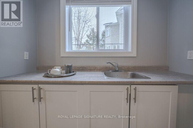 Photo du bâtiment - 2111 Lynn Heights Dr